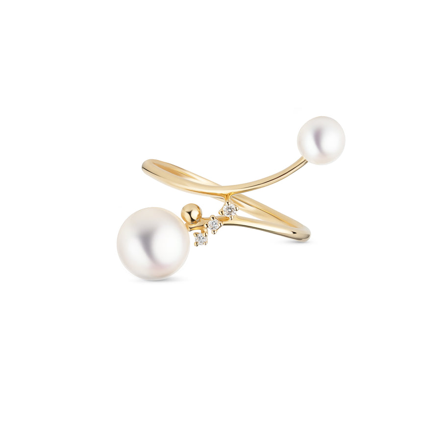 PEARL ORBIT Goldring von LA LARIS mit 18 Karat Gelbgold, zwei Süßwasserperlen und Brillanten in eleganter Vorderansicht